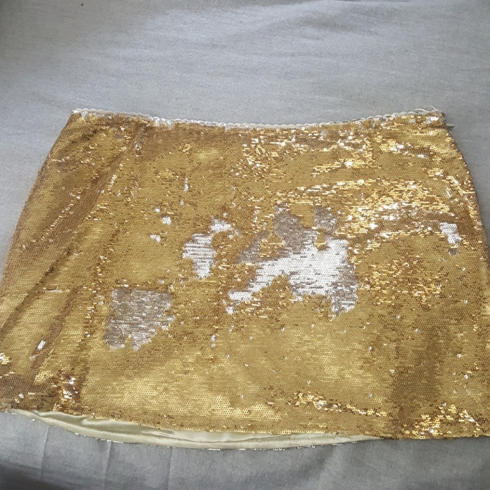 Gold/silver mini skirt